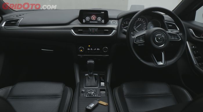 Interior Mazda6 Estate mirip dengan versi sedan