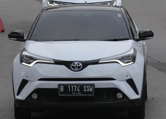 Toyota C-HR HEV