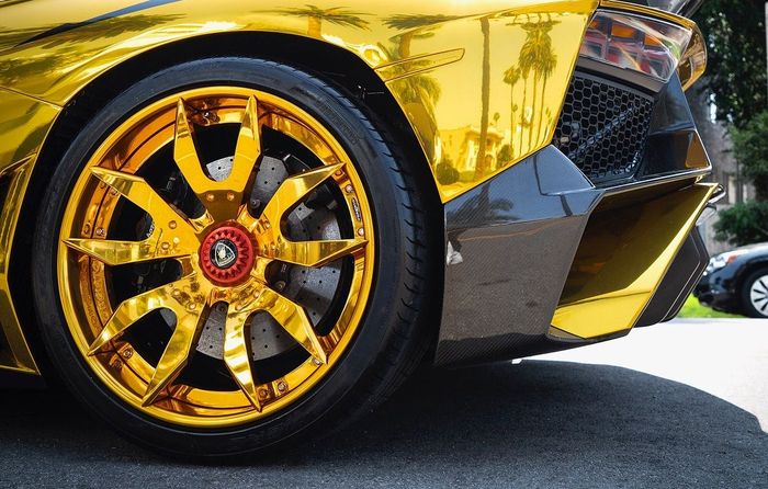 Pelek Forgiato di Aventador SV Roadster milik Chris Brown