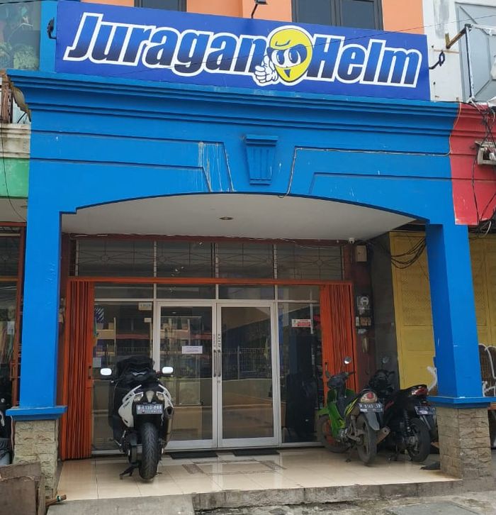 Cabang ketiga toko Juragan Helm di Bekasi, Jawa Barat