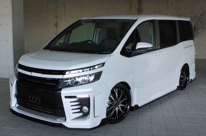 Багажник toyota voxy