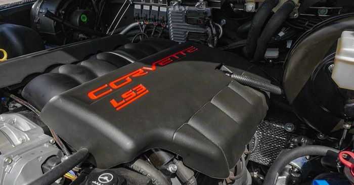 Land Rover Defender pakai mesin LS3