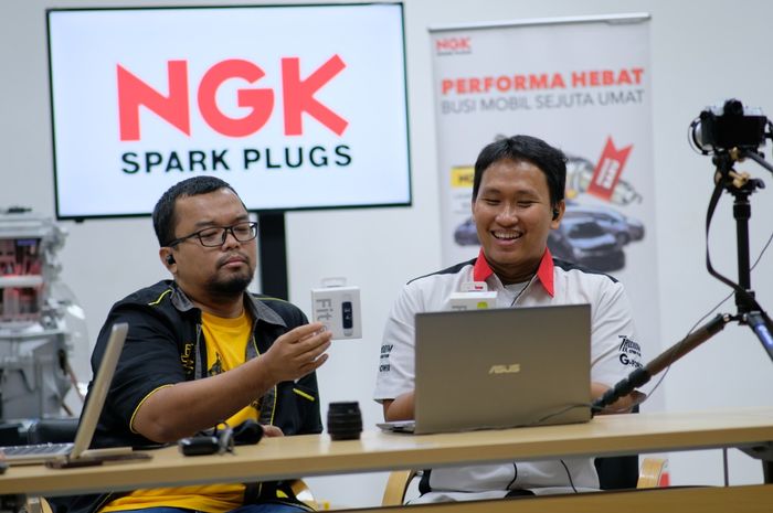 NGK Busi Indonesia adakan coaching clinic kepada komunitas