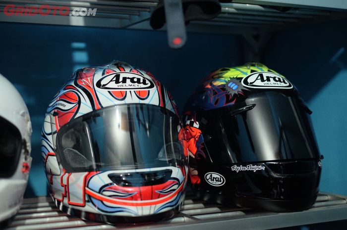 Biar lebih kinclong, helm bisa di-coating