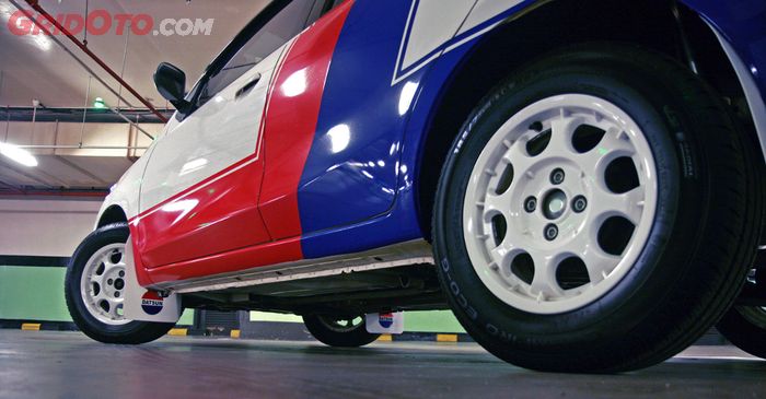 Meski ukuran peleknya lebih kecil, namun nuansa rally style lebih terlihat jelas di Datsun GO Panca 
