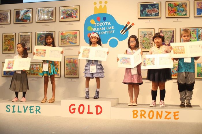 Xylone Margareth Andariska menang lomba gambar di Jepang