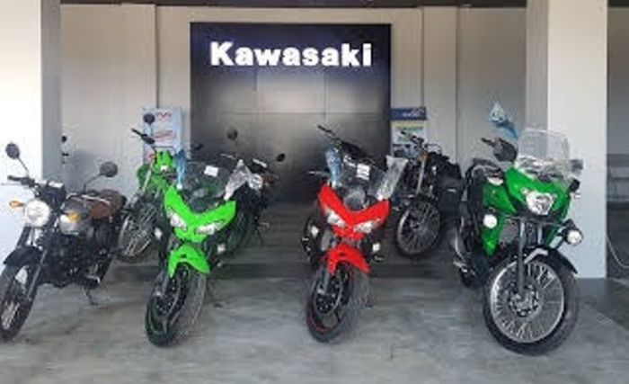 Display Kawasaki di dealer Kawasaki di Rocky Motor Palu, Sulawesi Tengah