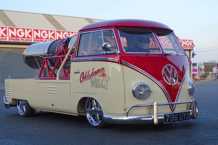 Modifikasi VW Kombi pakai mesin jet