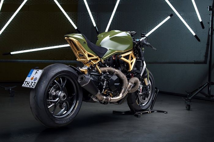 Ducati Monster 1200 R dengan rangka berlapis emas dari Diamond Atelier