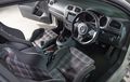 Kabin VW Golf GTI Makin Keren Pasang Jok Vintage dan Bertenaga 355 DK