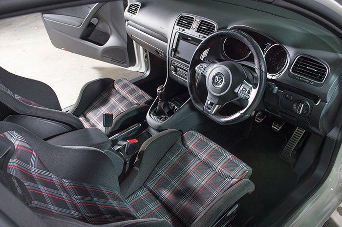 Modifikasi kabin VW Golf GTI