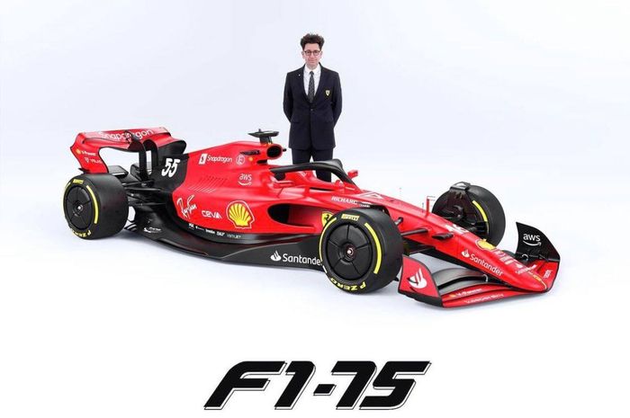 Mobil Ferrari F1-75 bocor di media sosial, berikut foto dengan bos tim Mattia Binotto