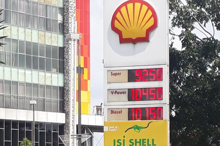 Papan Harga di Salah Satu SPBU Shell di Jakarta