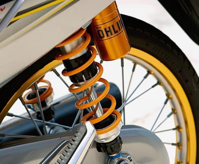 Shock belakang diganti dengan Ohlins