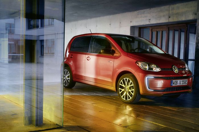 Volkswagen e-up! meluncur lagi untuk melawan Renault ZOE dan Dacia Spring.