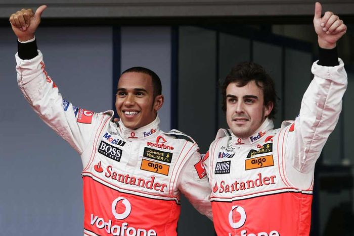 Lewis Hamilton dan Fernando Alonso ketika memperkuat tim McLaren pada musim balap F1 2007