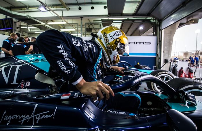 Sean Gelael menempati urutan 12 pada tes pramusim F2 Sakhir hari kedua