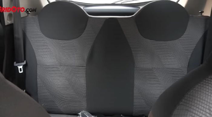 Jok belakang Datsun GO busanya lebih tipis ketimbang Brio RS