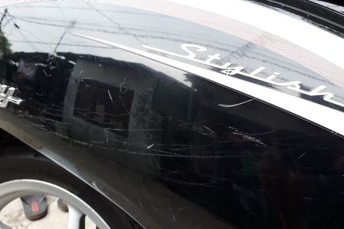 Ilustrasi body motor yang baret 