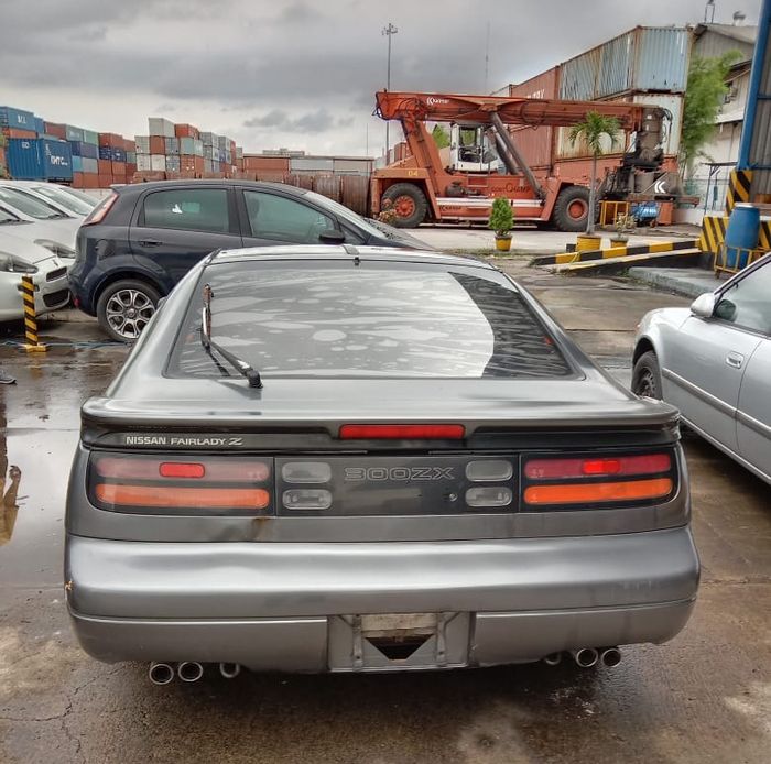 Bea Cukai Tanjung Priok lelang Nissan Fairlady 300ZX 