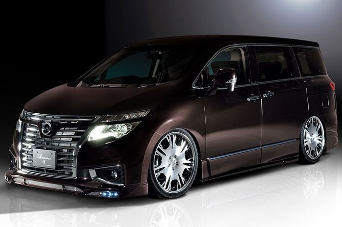 Modifikasi Nissan Elgrand hasil garapan tuner Jepang, Rowen