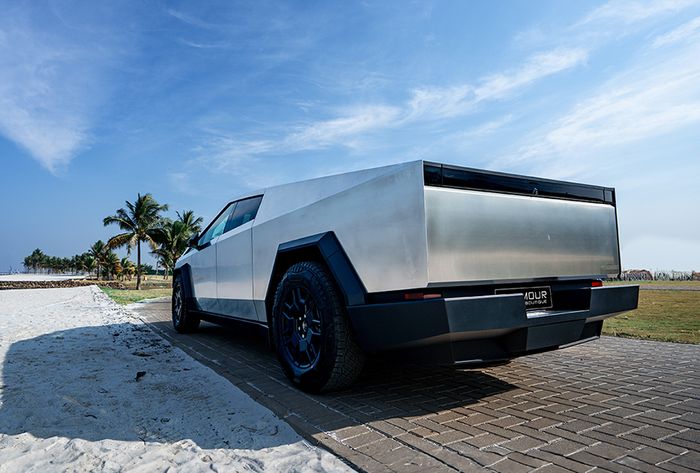 Dimensi Tesla Cybertruck cukup panjang, 5,6 meter