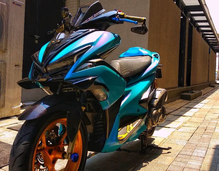 Yamaha Aerox modifikasi tampil nyentrik berkelir hijau tosca lembayung