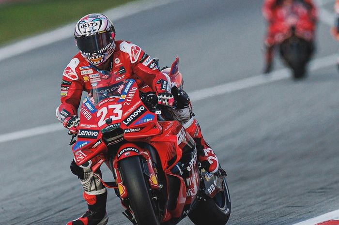 Enea Bastianini baru saja kalah uang banyak gara-gara Aleix Espargaro