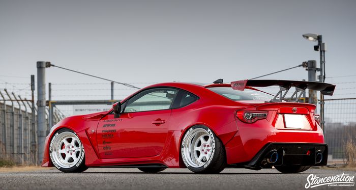 Tampilan belakang Toyota 86 garapan Aimgain