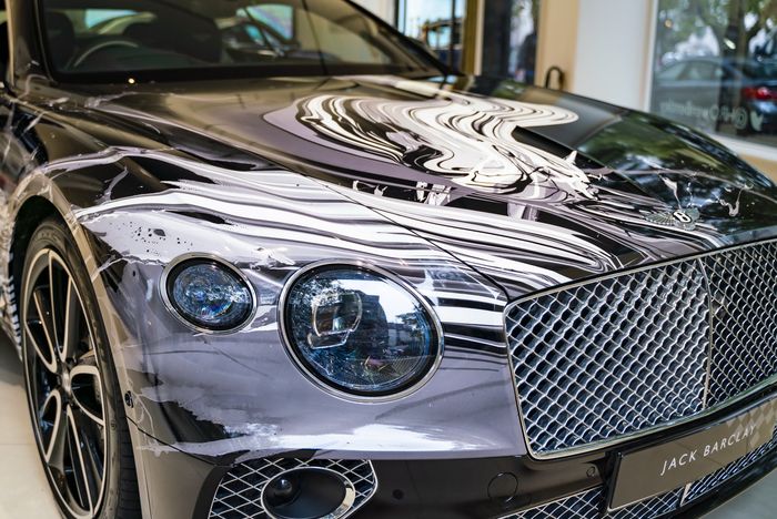 Fascia Bentley Continental GT jadi art car