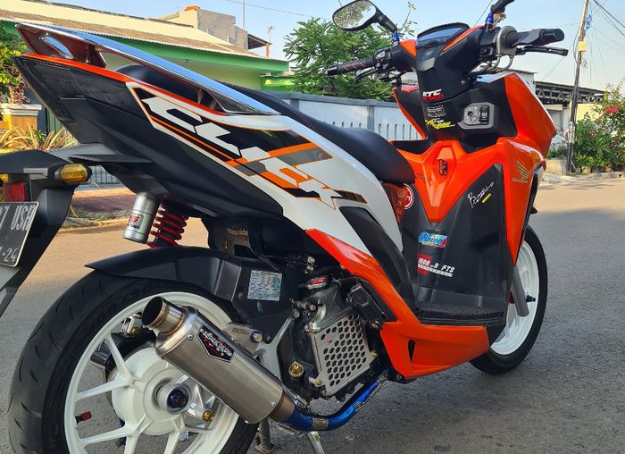 Tampak belakang Honda Vario 125 modifikasi