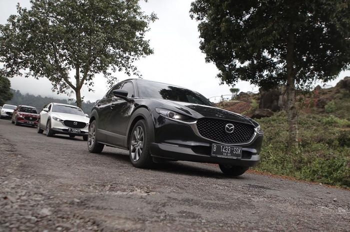 Berbagai variasi rute dipilih untuk merasakan performa Mazda CX-30