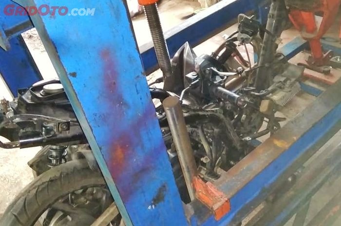 Segini biaya press rangka motor di bengkel spesialis