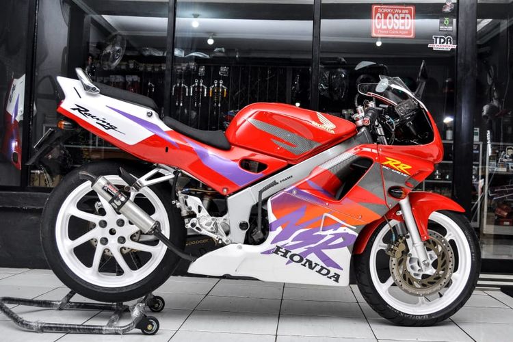 Biker Sài Gòn lột xác huyền thoại Honda NSR 150 cũ kỹ từ vài chục triệu  thành bản độ hơn 200 triệu đồng nức lòng dân chơi Việt