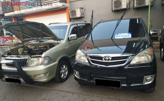 Toyota Kijang Kapsul di showroom mobkas Tangerang