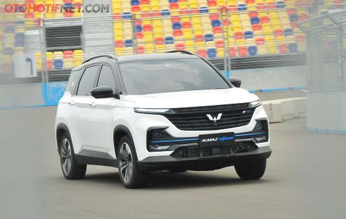 Akselerasi Wuling Almaz Hybrid tembus 9,4 detik dari 0-100 km/jam