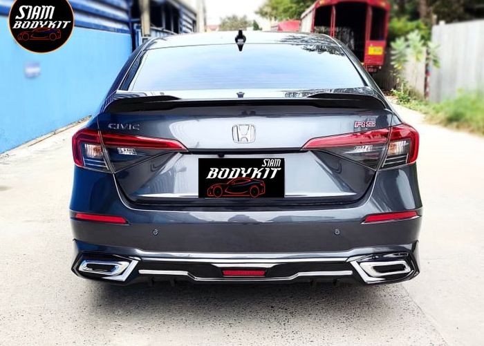 Tampilan belakang modifikasi All New Honda Civic tampil sporty