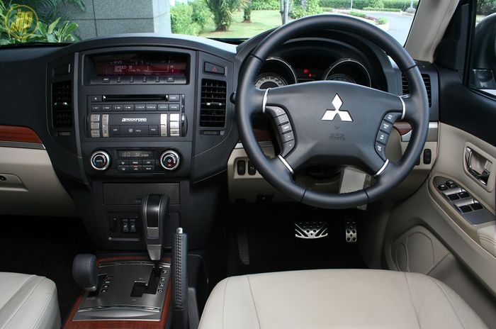 Mitsubishi Pajero 2008. Dasbor