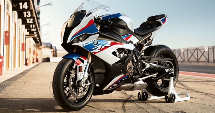 Ilustrasi BMW S1000RR yang hadir di ajang EICMA 2018