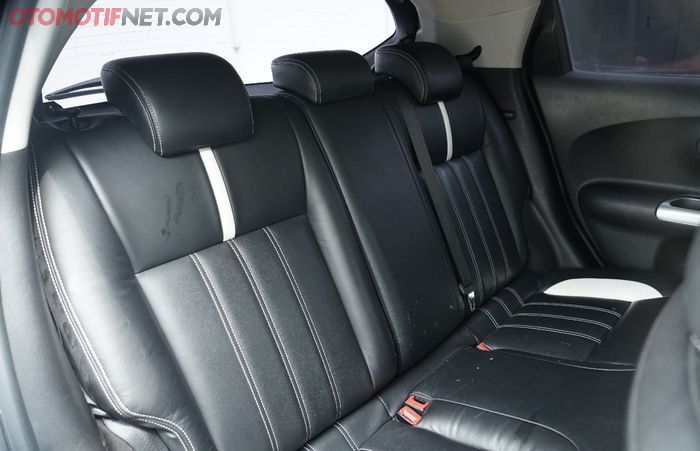 Akomodasi kabin Nissan Juke adalah yang paling terbatas