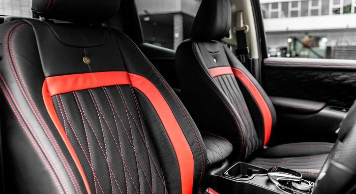 Tampilan kabin Mercedes-Benz X-Class hasil garapan Kahn Design