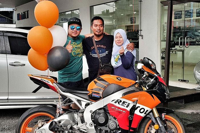 Moge hadiah ulang tahun perkawinan dari istri tercinta