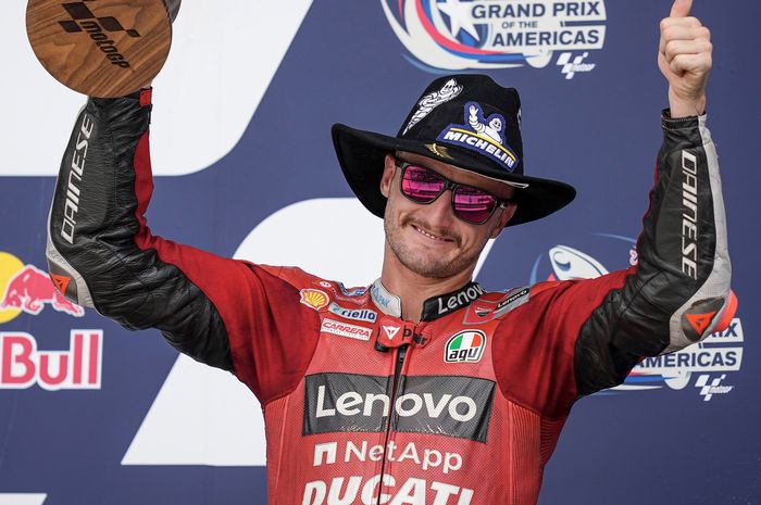 Jack Miller saat naik podium ketiga di MotoGP Amerika 2022