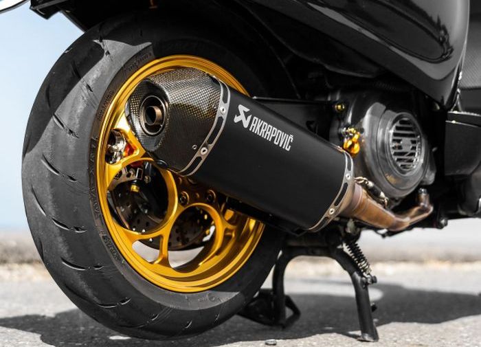 Knalpot Maru's W252 Gold dan exhaust Akrapovic