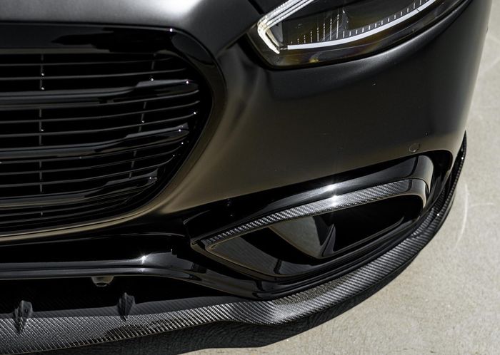 Modifikasi Mercedes-Benz S-Class tampil sporty dipasok body kit serat karbon