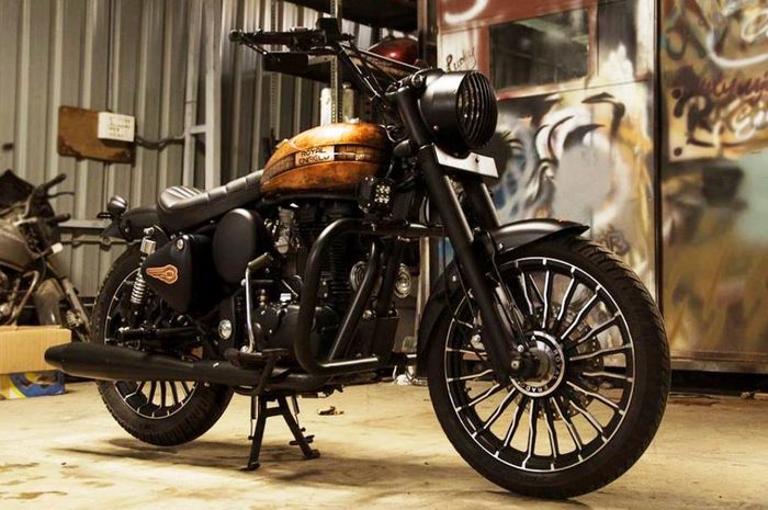 Royal Enfield Classic 350 &ldquo;Cupris&rdquo; hasil garapan Eimor Customs
