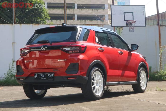 Daihatsu Rocky pasang pelek aftermarket 18 inci 