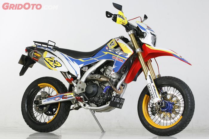 Honda CRF250L modif bergaya supermoto