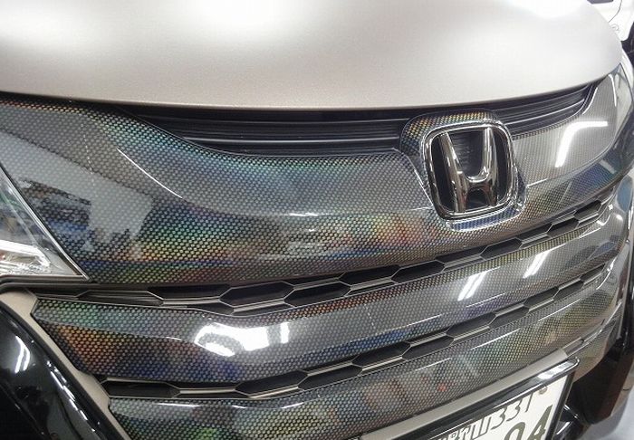 Modifikasi Honda Odyssey punya gril atraktif berhias aksen serat karbon