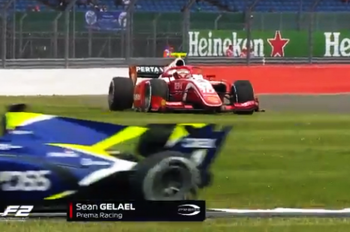 Sean Gelael terlibat kontak pada latihan bebas F2 Inggris di sirkuit Silverstone